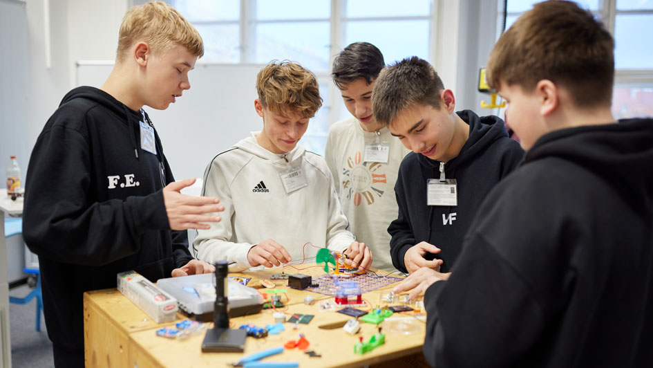 Make@thon „Energiegeladen in die Zukunft“: Schüler*innen erhalten Preise für ihre Energielösungen Make@thon „Energiegeladen in die Zukunft“: Schüler*innen erhalten Preise für ihre Energielösungen