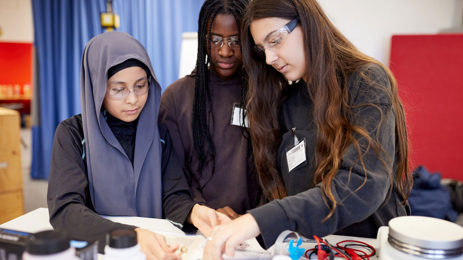 Make@thon „Energiegeladen in die Zukunft“: Schüler*innen erhalten Preise für ihre Energielösungen Make@thon „Energiegeladen in die Zukunft“: Schüler*innen erhalten Preise für ihre Energielösungen