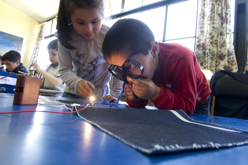 An electricity experiment in a kindergarten An electricity experiment in a kindergarten